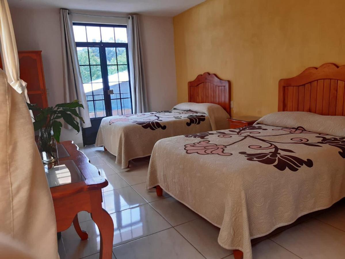 Hotel Camelinas Area Blanca パツクアロ エクステリア 写真