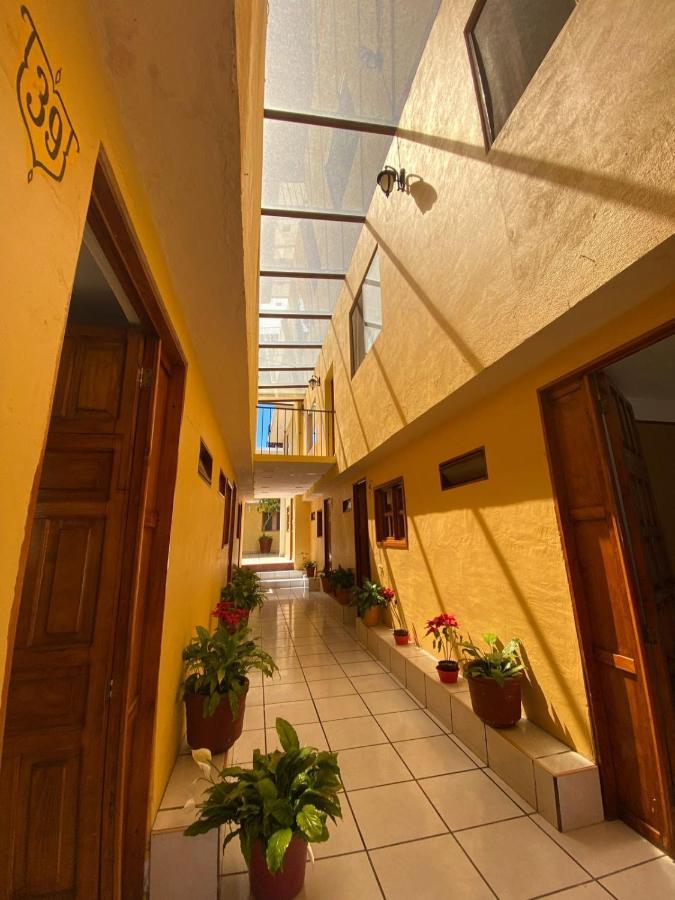 Hotel Camelinas Area Blanca パツクアロ エクステリア 写真