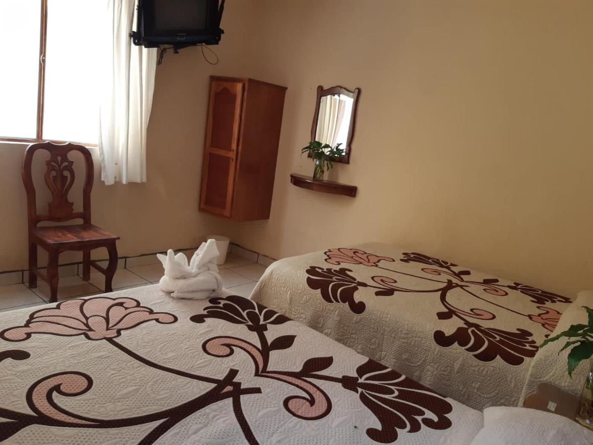 Hotel Camelinas Area Blanca パツクアロ エクステリア 写真