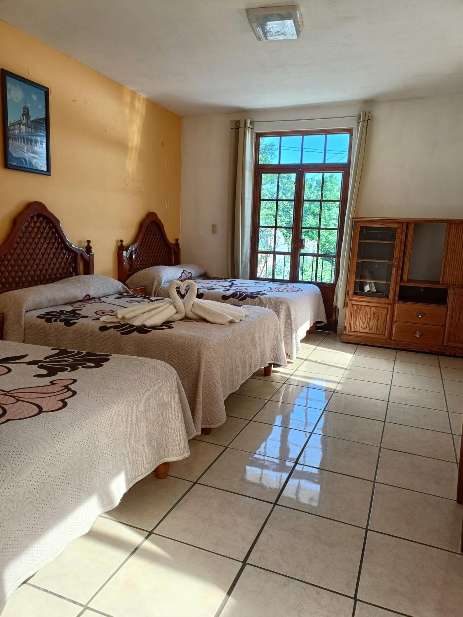 Hotel Camelinas Area Blanca パツクアロ エクステリア 写真